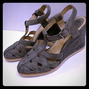 FRYE Maye Fisherman vintage grey leather wedges.